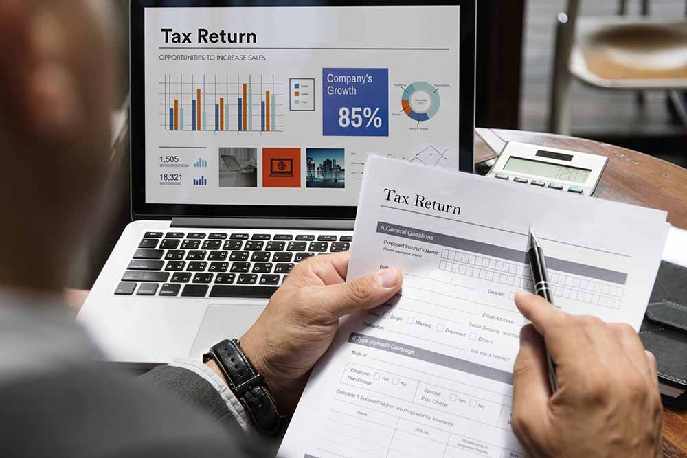 Small business tax deductions Canada, corporate tax accountant Canada, CRA business expenses list 2026, reduce small business tax Canada, GT Financial Inc reviews